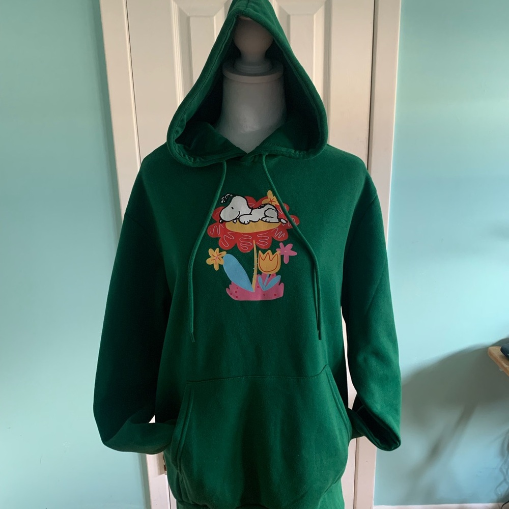 Snoopy Flower Graphic Hoodie Sweatshirt unisex